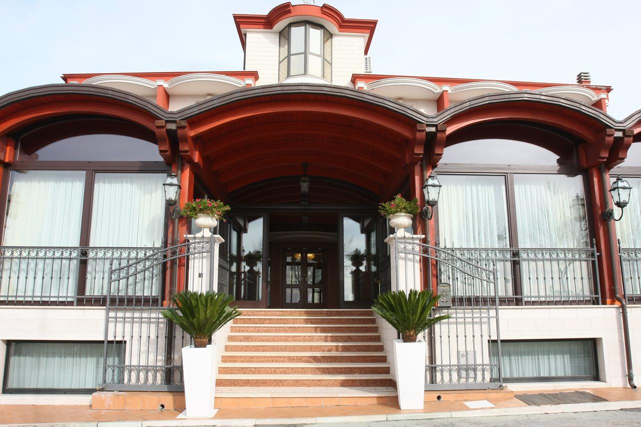 Hotel Ristorante Rossemi San Giovanni Rotondo Exterior foto
